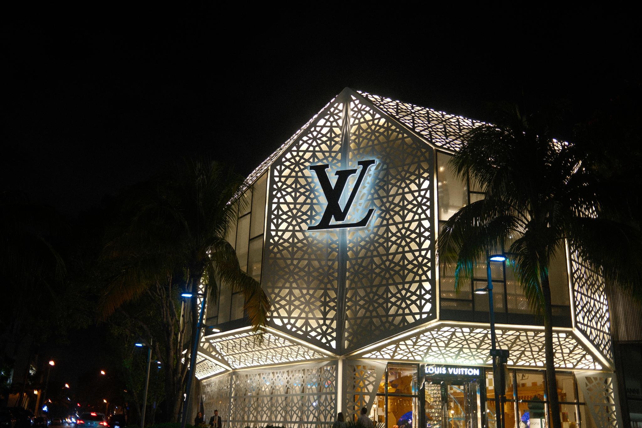 LV